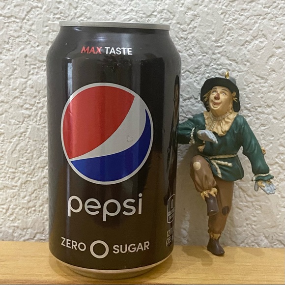 Vintage 1994 Hallmark Keepsake Wizard Of OZ Scarecrow Ornament - Picture 2 of 9